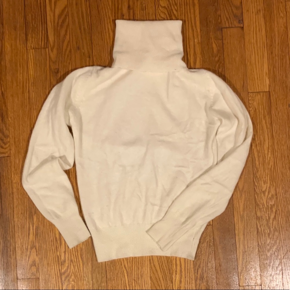 Herman Geist Ivory Turtle Neck - 70% Lambs wool 🤍